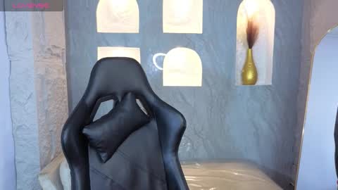 Snapshot of ambar72_b chatting on November 13, 12:59 pm LIVE 0730AM-0200PM online show from November 13, 12:59 pm