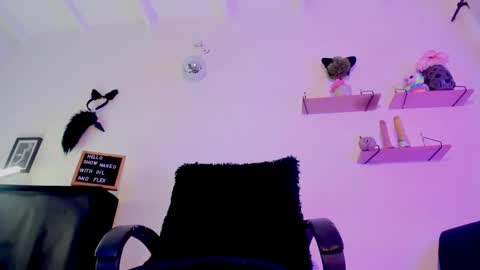 Snapshot of ambar_fitness88 chatting on March 8, 1:03 pm Ambar fitness88 online show from March 8, 1:03 pm