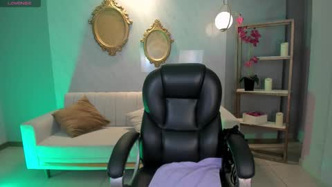 Snapshot of ambarjames_ chatting on September 16, 12:06 pm Ambar online show from September 16, 12:06 pm