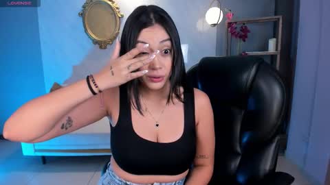 Snapshot of ambarjames_ chatting on September 17, 11:56 am Ambar online show from September 17, 11:56 am