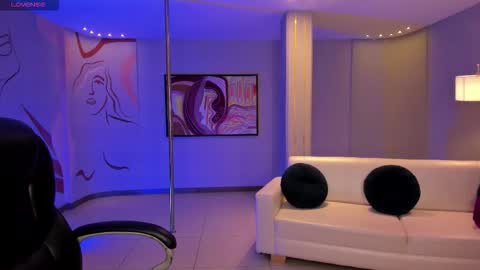 Snapshot of ambarjames_ chatting on September 20, 11:55 am Ambar online show from September 20, 11:55 am