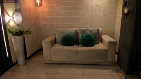 Snapshot of ambarjames_ chatting on October 10, 10:47 am Ambar online show from October 10, 10:47 am