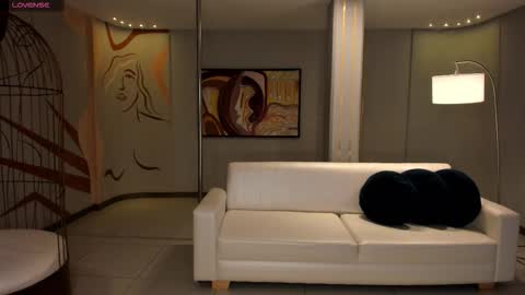 Snapshot of ambarjames_ chatting on October 11, 10:47 am Ambar online show from October 11, 10:47 am