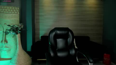 Snapshot of ambarjames_ chatting on October 29, 11:23 am Ambar online show from October 29, 11:23 am