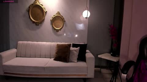 Snapshot of ambarjames_ chatting on November 18, 11:47 am Ambar online show from November 18, 11:47 am