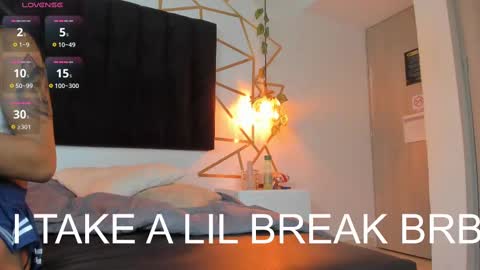 Snapshot of ambeer_rousess chatting on February 22, 3:23 am Amber online show from February 22, 3:23 am