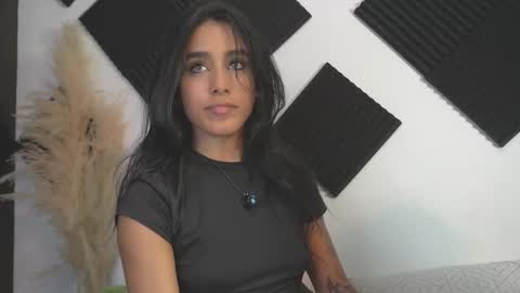 Snapshot of ambeer_rousess chatting on September 18, 12:34 am Amber online show from September 18, 12:34 am