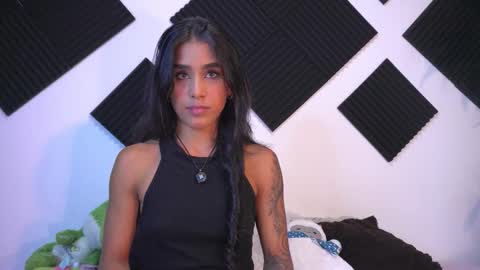 Snapshot of ambeer_rousess chatting on October 12, 7:29 am Amber online show from October 12, 7:29 am