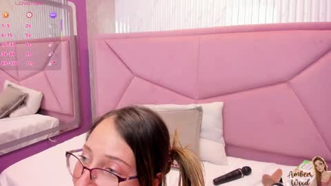 Snapshot of ambeerrwood_ chatting on February 6, 5:51 pm . Amber Wood . online show from February 6, 5:51 pm