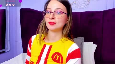 Snapshot of ambeerrwood_ chatting on March 9, 2:54 pm . Amber Wood . online show from March 9, 2:54 pm