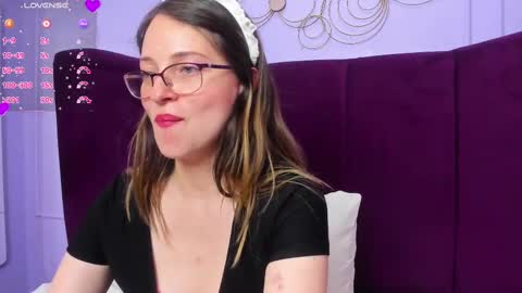 Snapshot of ambeerrwood_ chatting on March 12, 6:00 pm . Amber Wood . online show from March 12, 6:00 pm