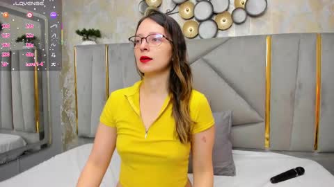 Snapshot of ambeerrwood_ chatting on September 19, 12:39 pm . Amber Wood . online show from September 19, 12:39 pm