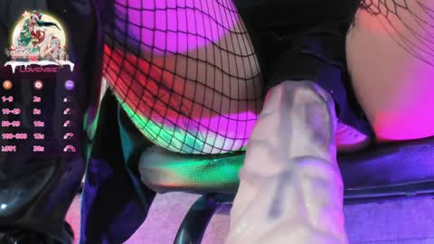 Snapshot of amber_blair chatting on December 27, 1:00 am amber_blair online show from December 27, 1:00 am