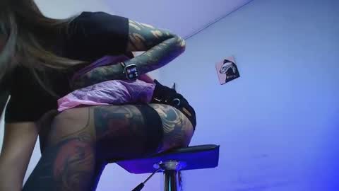 Snapshot of amber_blair chatting on November 19, 10:10 pm amber_blair online show from November 19, 10:10 pm