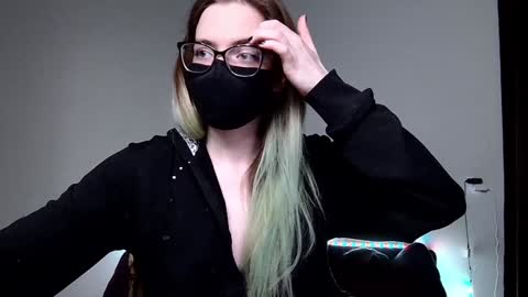 Amber non-nude model online show from December 12, 11:47 pm