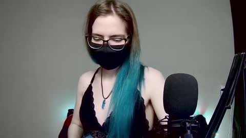 Amber non-nude model online show from December 30, 11:17 pm