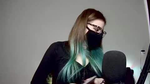 Amber non-nude model online show from March 5, 5:07 am