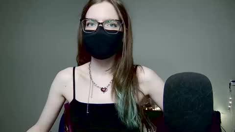 Amber non-nude model online show from November 24, 11:26 pm