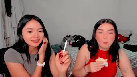 Snapshot of amber_landy1 chatting on December 18, 12:21 am amber online show from December 18, 12:21 am