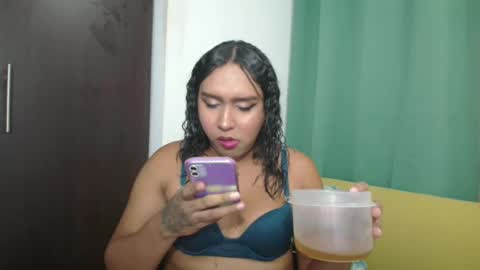 Snapshot of amber_lee20 chatting on January 9, 12:57 am LUISA online show from January 9, 12:57 am