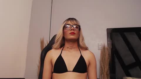 AMELIA  online show from November 8, 3:39 am