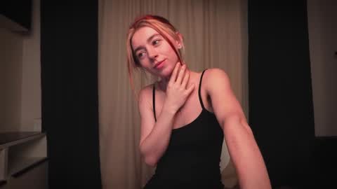 Amelia   online show from December 14, 5:25 pm