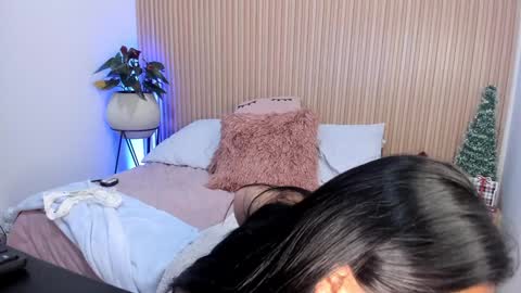 Snapshot of amelie_x chatting on December 11, 4:42 pm Amelie online show from December 11, 4:42 pm