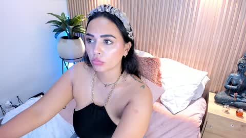 Snapshot of amelie_x chatting on January 17, 4:47 pm Amelie online show from January 17, 4:47 pm