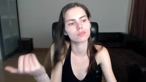 Amelie online show from September 24, 5:05 pm