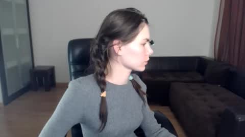 Amelie online show from September 29, 4:45 pm