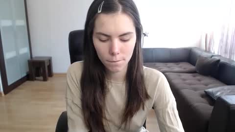 Amelie online show from October 10, 12:15 pm