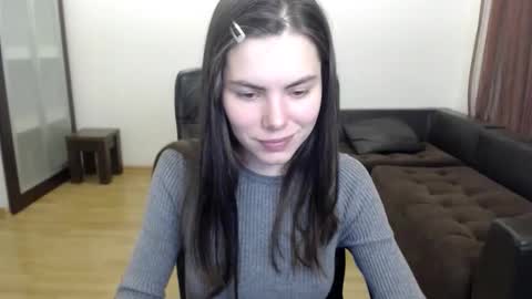 Amelie online show from October 27, 4:00 pm