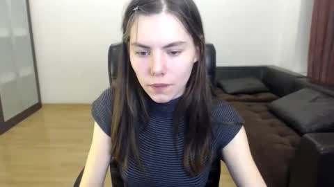 Amelie online show from November 5, 6:30 pm