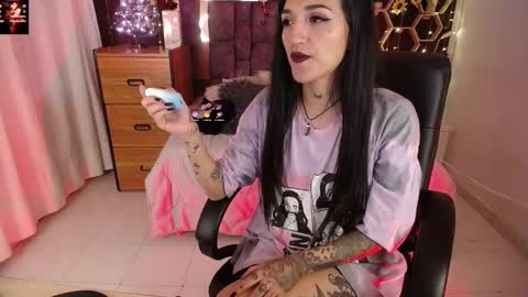 AMELIEROUS .. see you tomorrow  kisses online show from December 17, 2:55 am