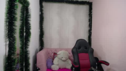 AMELIEROUS .. see you tomorrow  kisses online show from December 21, 1:04 am