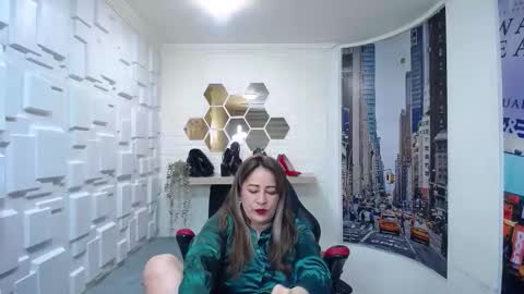 Amell Thomson online show from October 16, 11:33 am