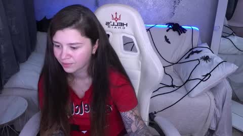 amellymillyy online show from October 29, 2:52 pm