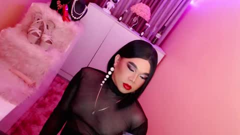 Queen Mireska online show from January 7, 8:21 pm