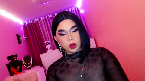 Queen Mireska online show from February 9, 12:30 pm