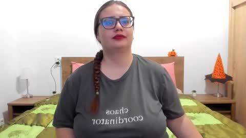 Amira Vyxen online show from November 21, 9:13 pm