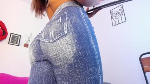 hi guys im ariani ill be off till december 1st for vacation if u want u can add me on snapchat by bio and talk or play there online show from January 8, 8:07 pm