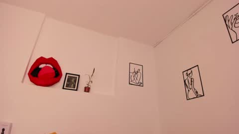 hi guys im ariani ill be off till december 1st for vacation if u want u can add me on snapchat by bio and talk or play there online show from January 20, 5:59 pm