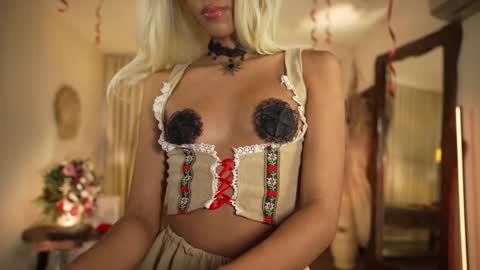 Snapshot of amnie_ chatting on October 1, 9:54 pm RETURN 30TH 100 explicit on online show from October 1, 9:54 pm