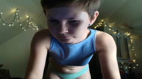 Snapshot of amoramystic chatting on November 13, 4:33 am Amora Mystic online show from November 13, 4:33 am