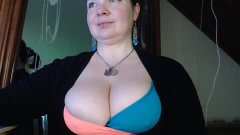 amorelara online show from January 23, 7:00 am