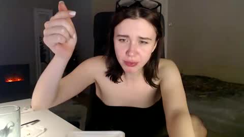 miss unforgettable online show from December 30, 9:08 pm