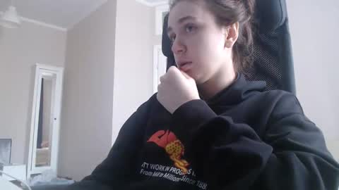 miss unforgettable online show from February 26, 7:42 am