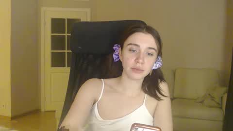 miss unforgettable online show from February 26, 9:37 pm