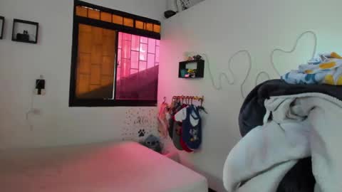 AmyEloise online show from October 4, 4:16 pm