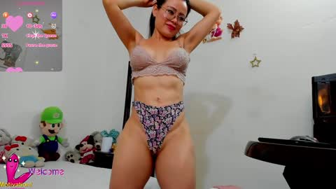 Amy online show from February 6, 7:18 pm